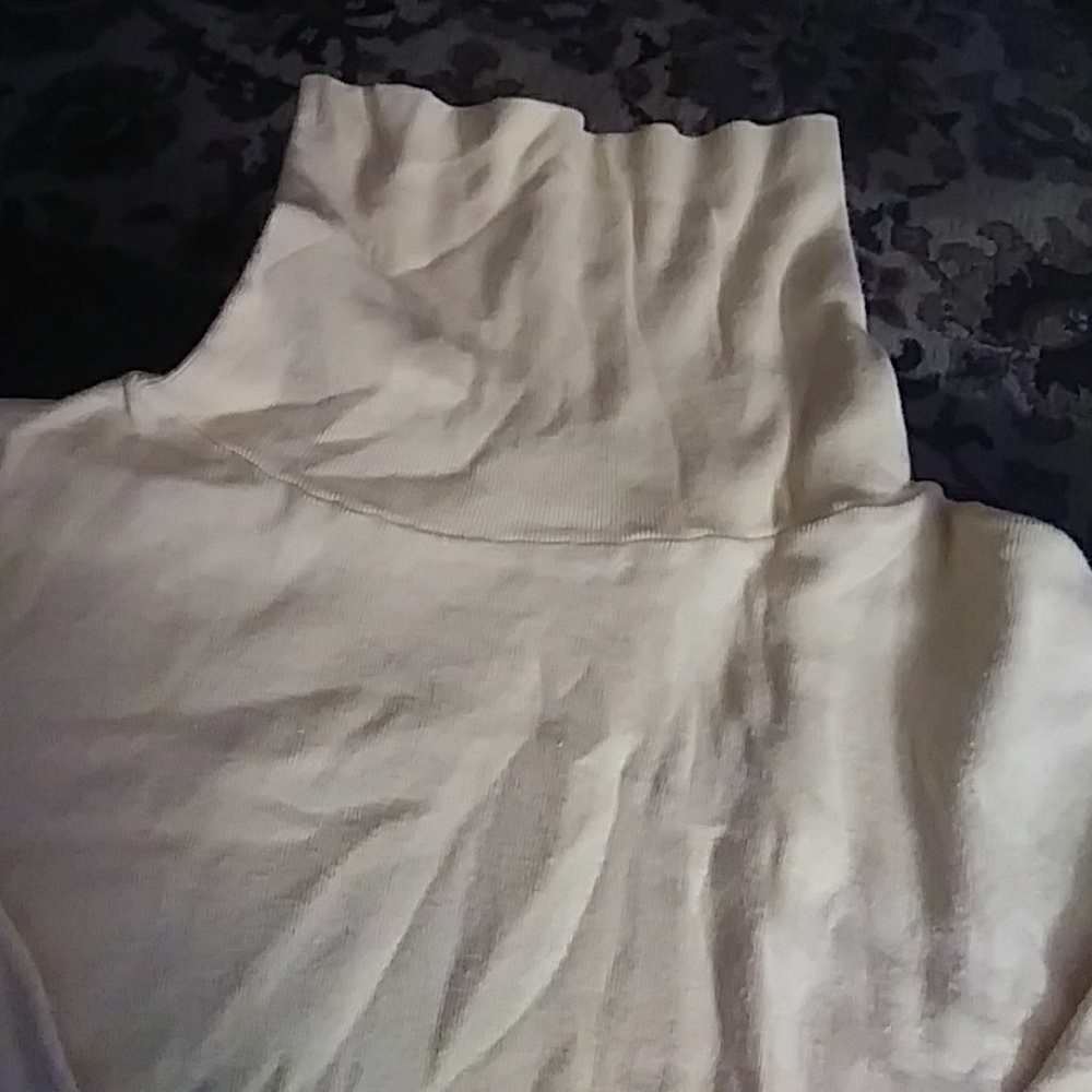 Turtle neck - Picture 3 of 3